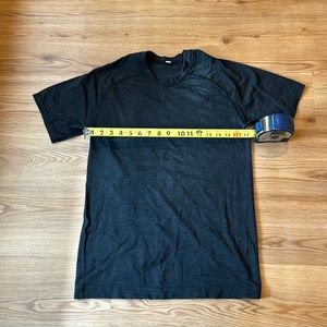 Lululemon Black Short Sleeve Athletic Shirt